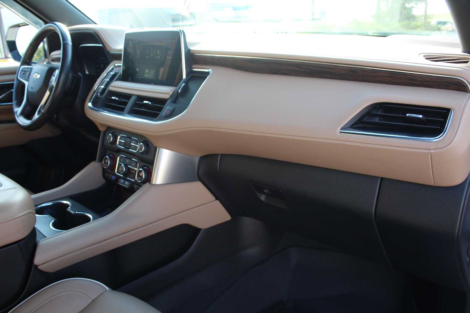 Used 2023 Chevrolet Tahoe Premier AWD/4WD image 20