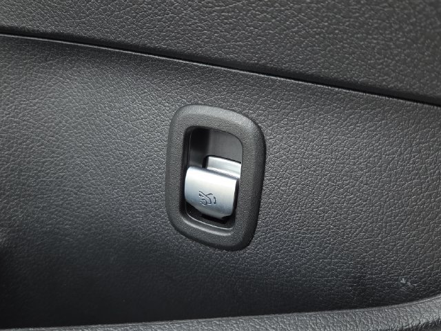 Used 2023 Mercedes-Benz C 300 4MATIC Sedan image 21