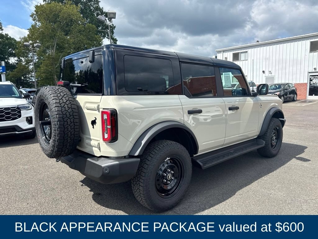 New 2026 Ford Bronco Outer Banks w/ Black Appearance Package AWD/4WD image 3
