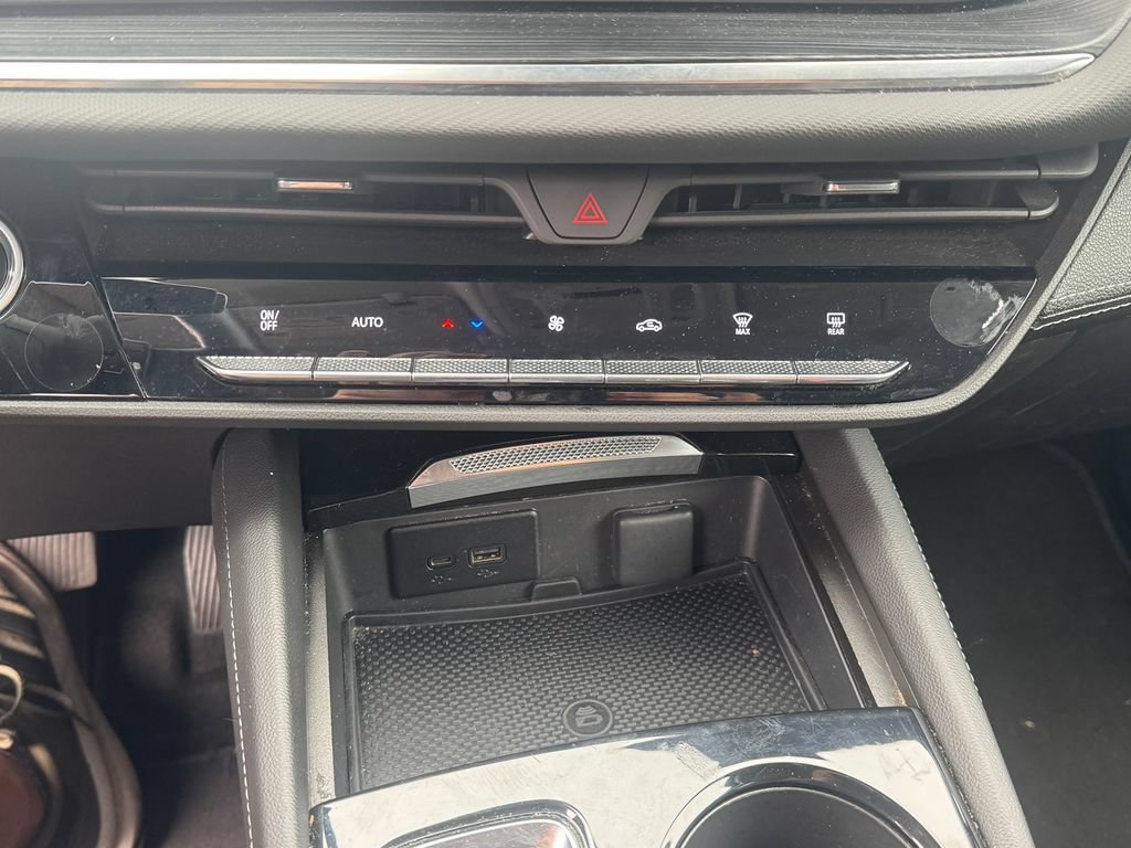 Used 2024 Buick Envision Preferred AWD/4WD image 19