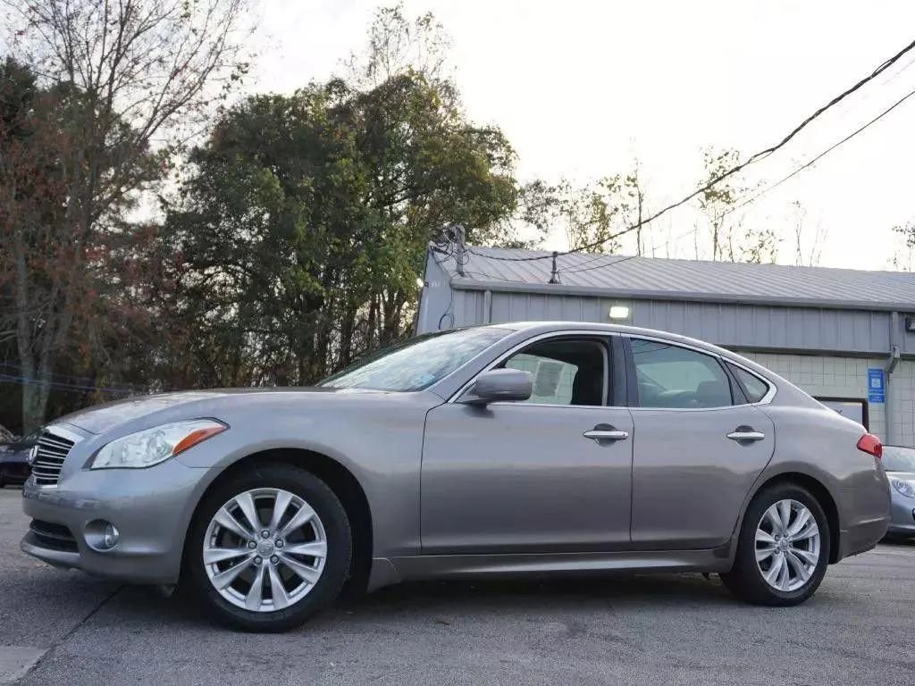 Used 2011 INFINITI M37 w/ Premium Pkg RWD image 5