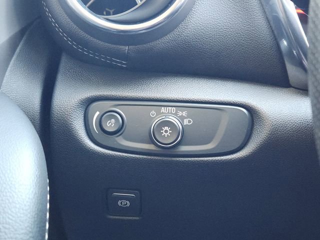 Used 2024 Chevrolet Blazer LT w/ Convenience Package FWD image 23