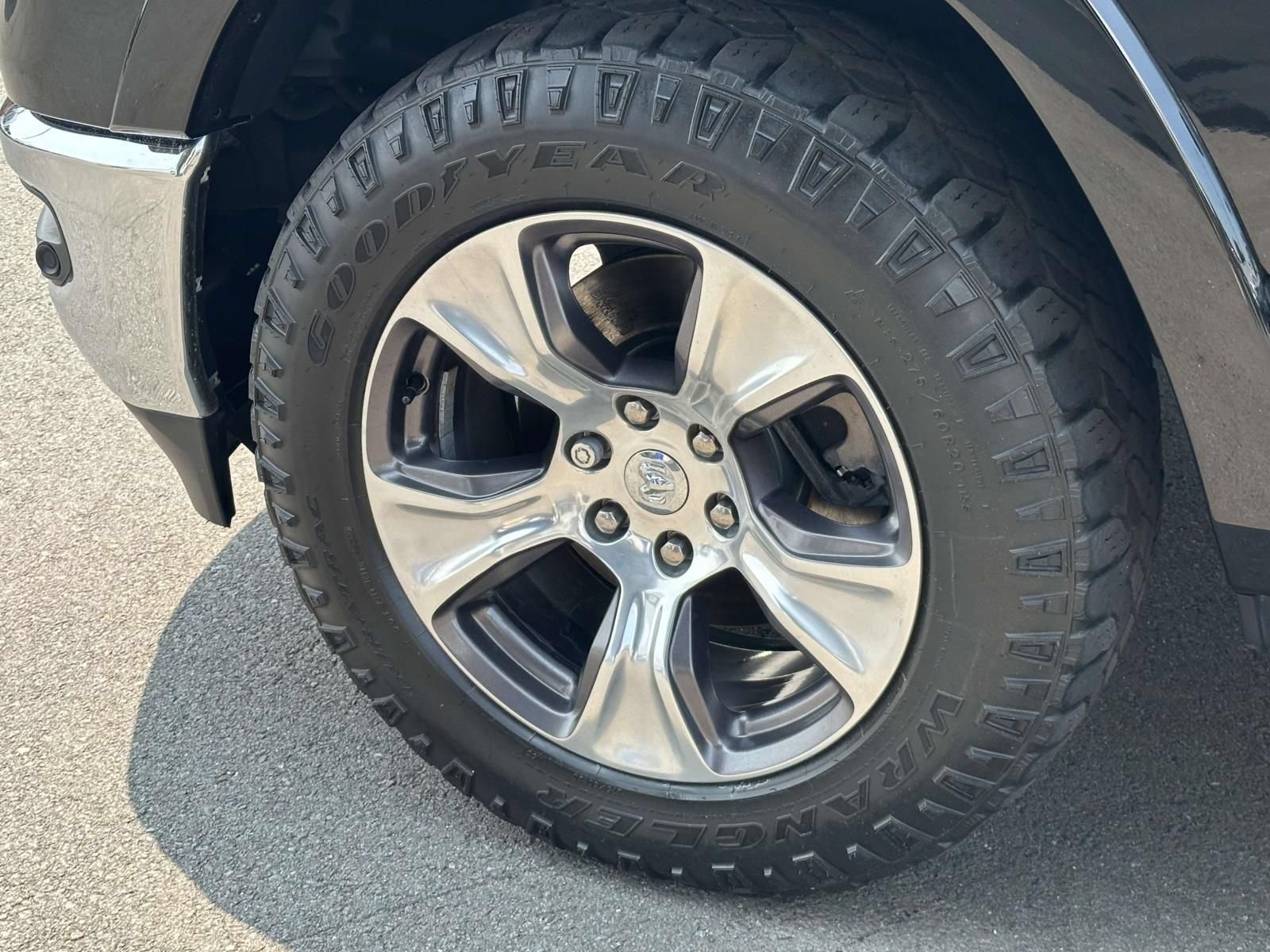 Used 2019 RAM 1500 Laramie AWD/4WD image 7