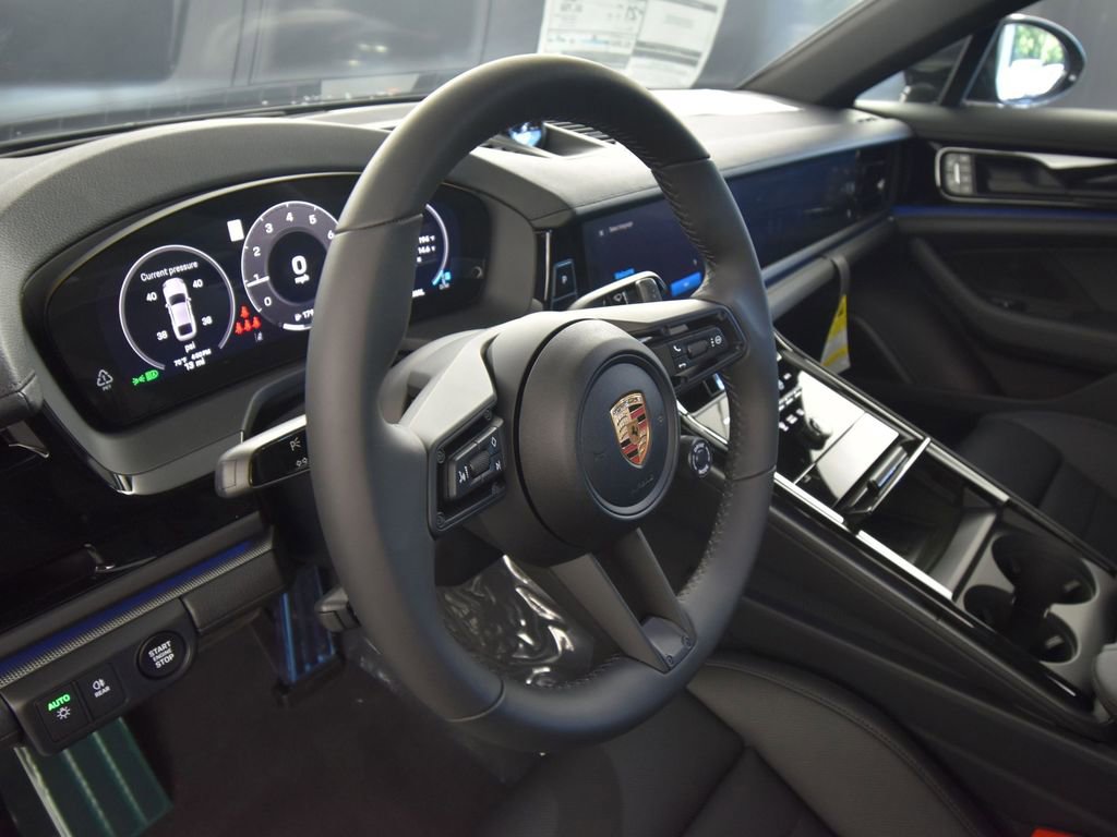 New 2025 Porsche Panamera 4 image 12