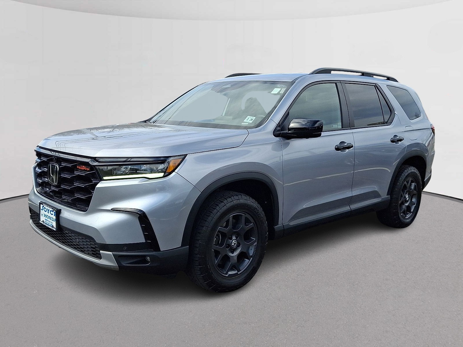 Certified 2024 Honda Pilot TrailSport image 5