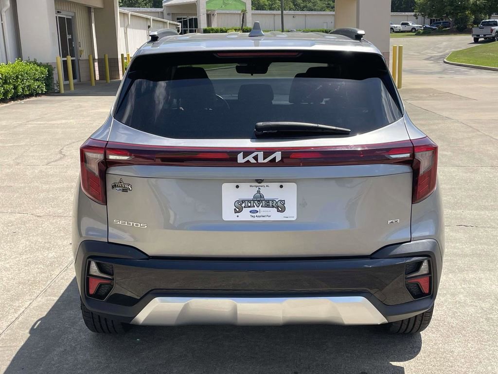 Used 2024 Kia Seltos EX AWD/4WD image 4