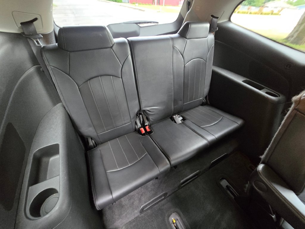 Used 2015 Chevrolet Traverse LTZ AWD/4WD image 17