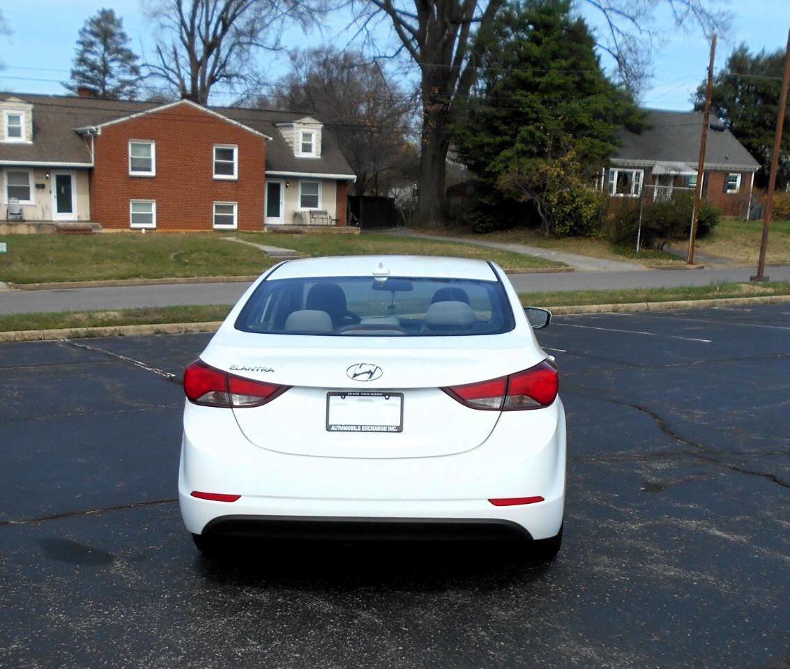 Used 2016 Hyundai Elantra SE FWD image 7