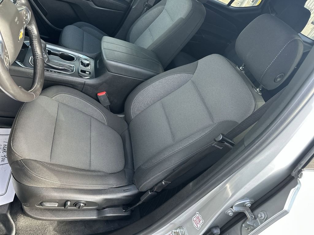 Used 2022 Chevrolet Traverse LT image 13