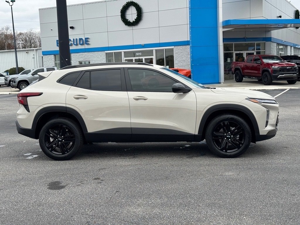 New 2026 Chevrolet Trax ACTIV w/ Sunroof Package image 2