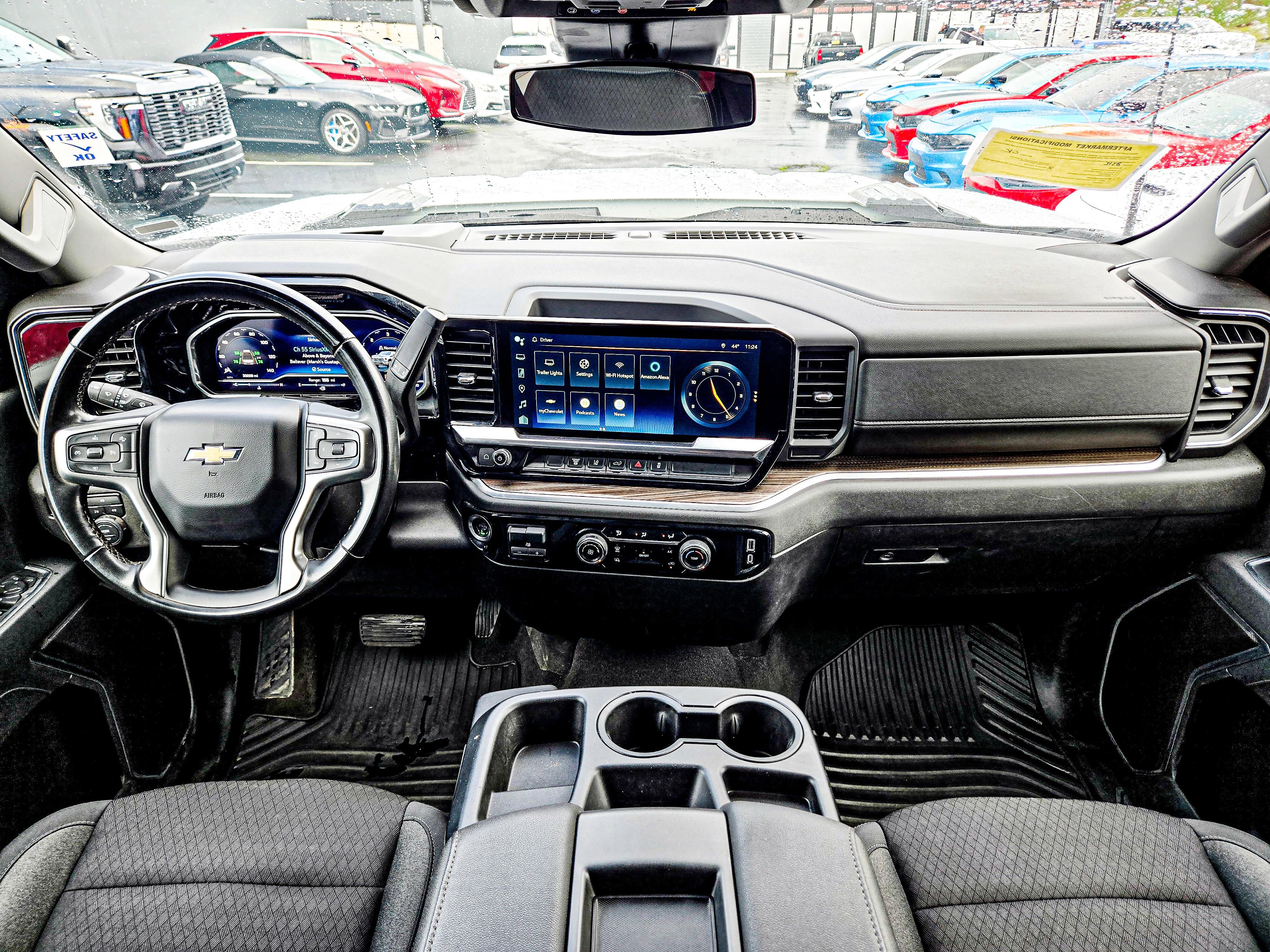 Used 2024 Chevrolet Silverado 3500 LT image 16