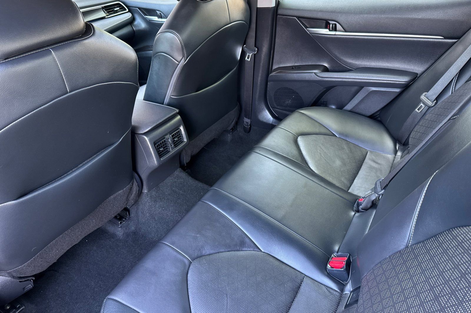 Used 2023 Toyota Camry XSE image 11