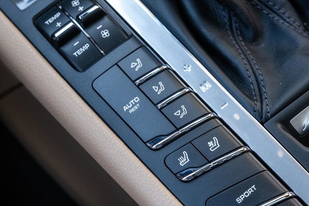 Used 2020 Porsche Macan image 23