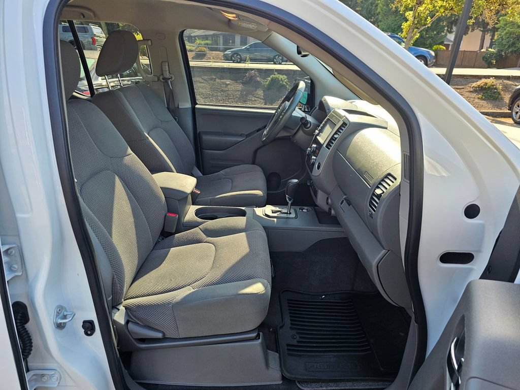 Used 2021 Nissan Frontier SV w/ Midnight Edition Floor Mats AWD/4WD image 27