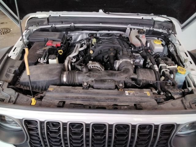Used 2024 Jeep Wrangler Unlimited Rubicon w/ Convenience Group AWD/4WD image 11