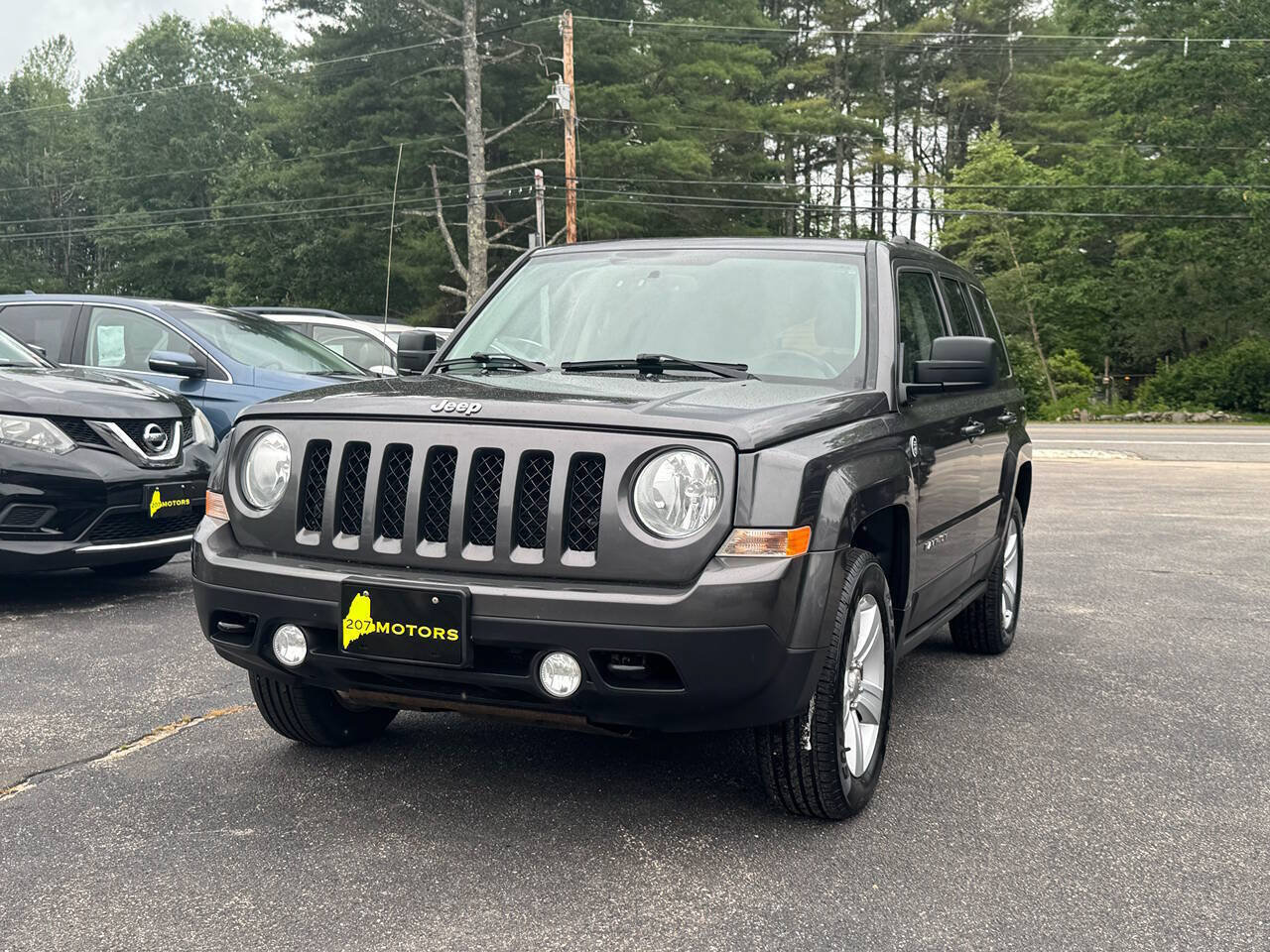 Used 2017 Jeep Patriot Latitude w/ Sun/Sound Group AWD/4WD image 3