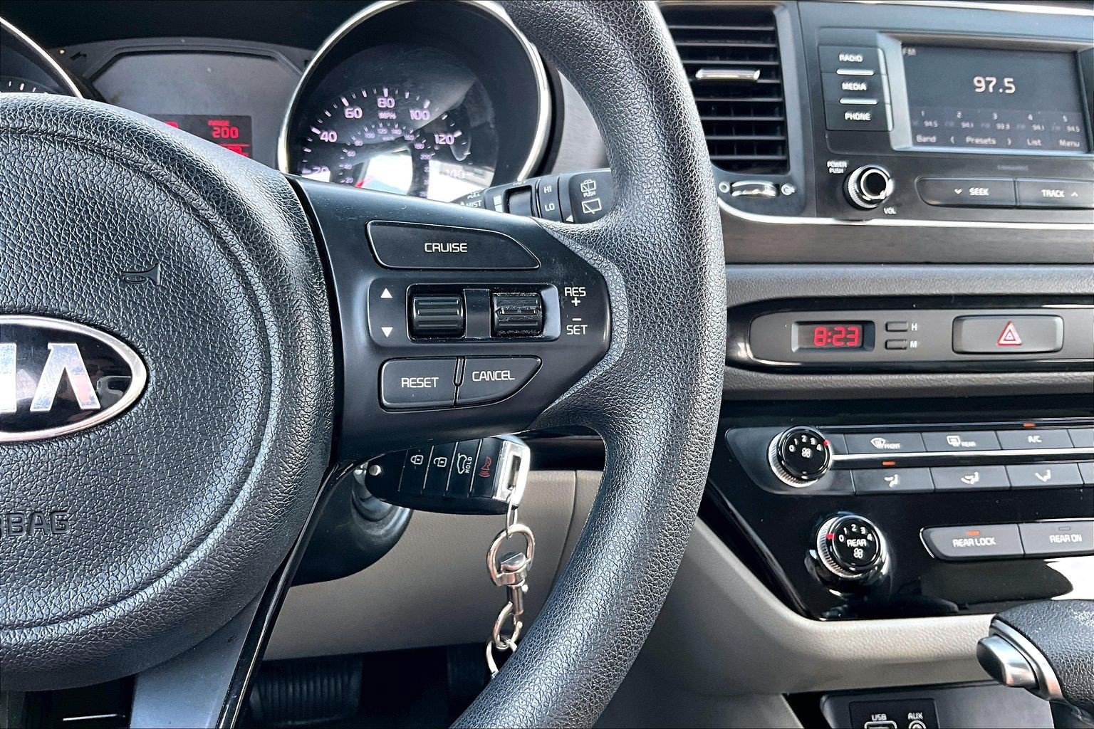 Used 2018 Kia Sedona L FWD image 20