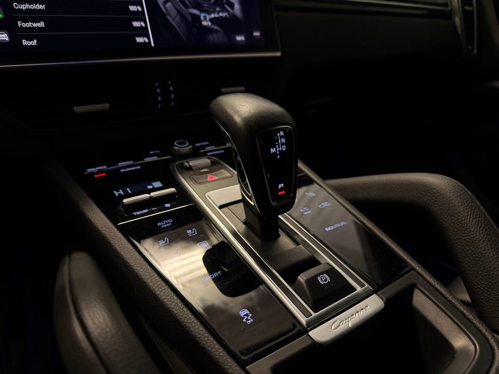 Certified 2023 Porsche Cayenne Platinum Edition image 17
