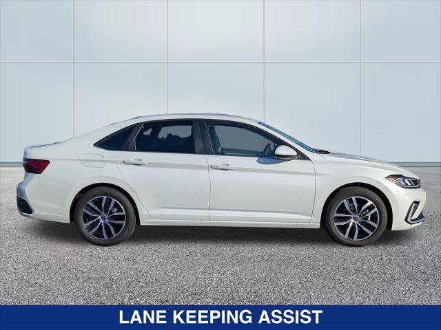 New 2025 Volkswagen Jetta SE FWD image 6