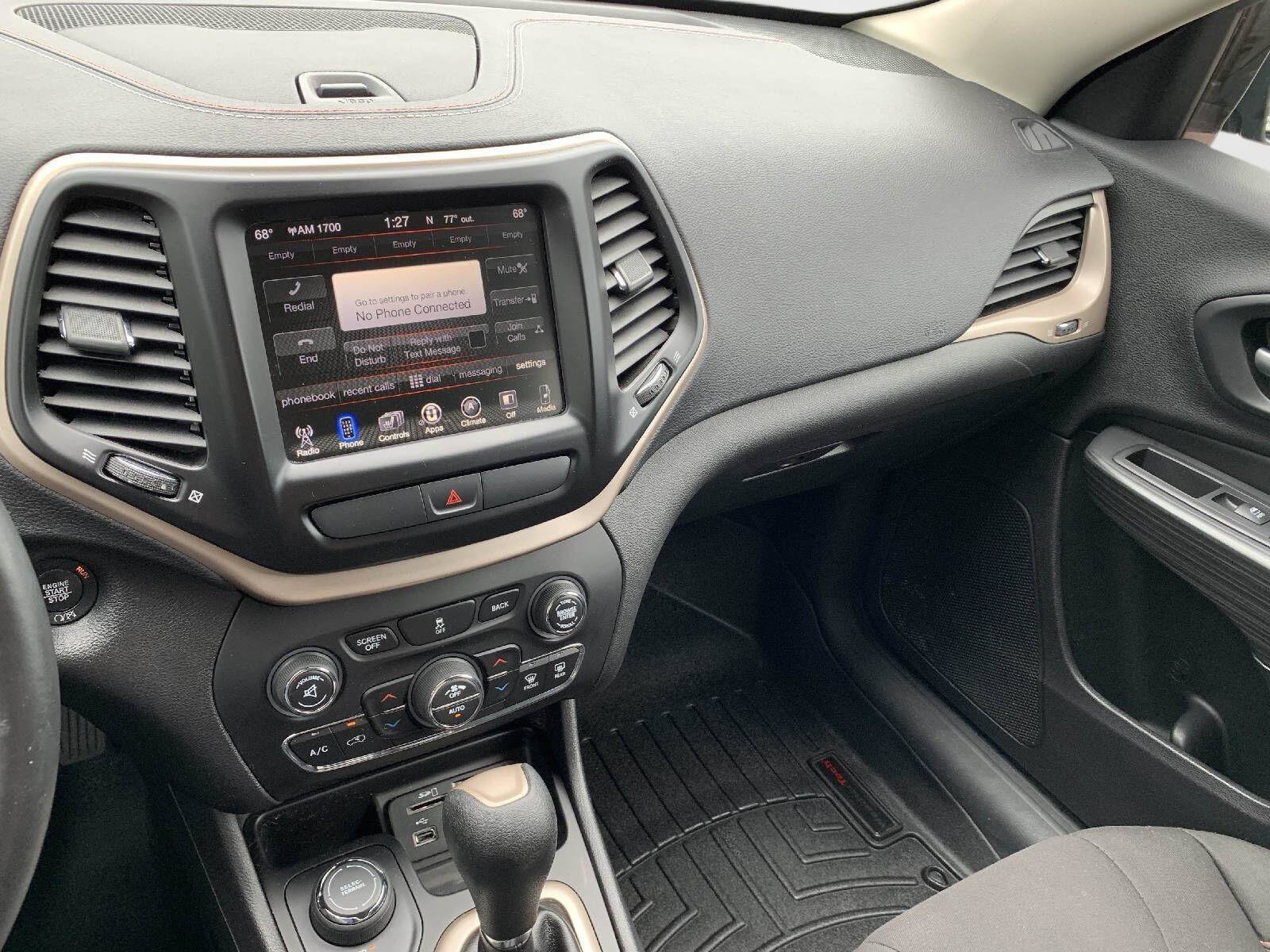 Used 2017 Jeep Cherokee 75th Anniversary AWD/4WD image 14