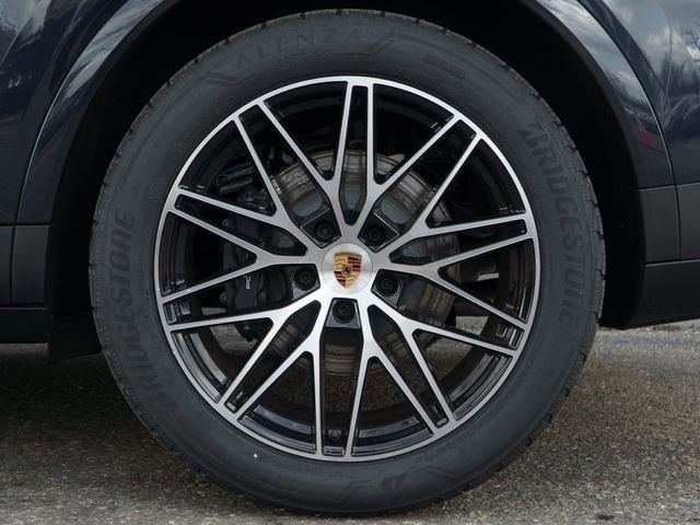 New 2026 Porsche Cayenne image 13