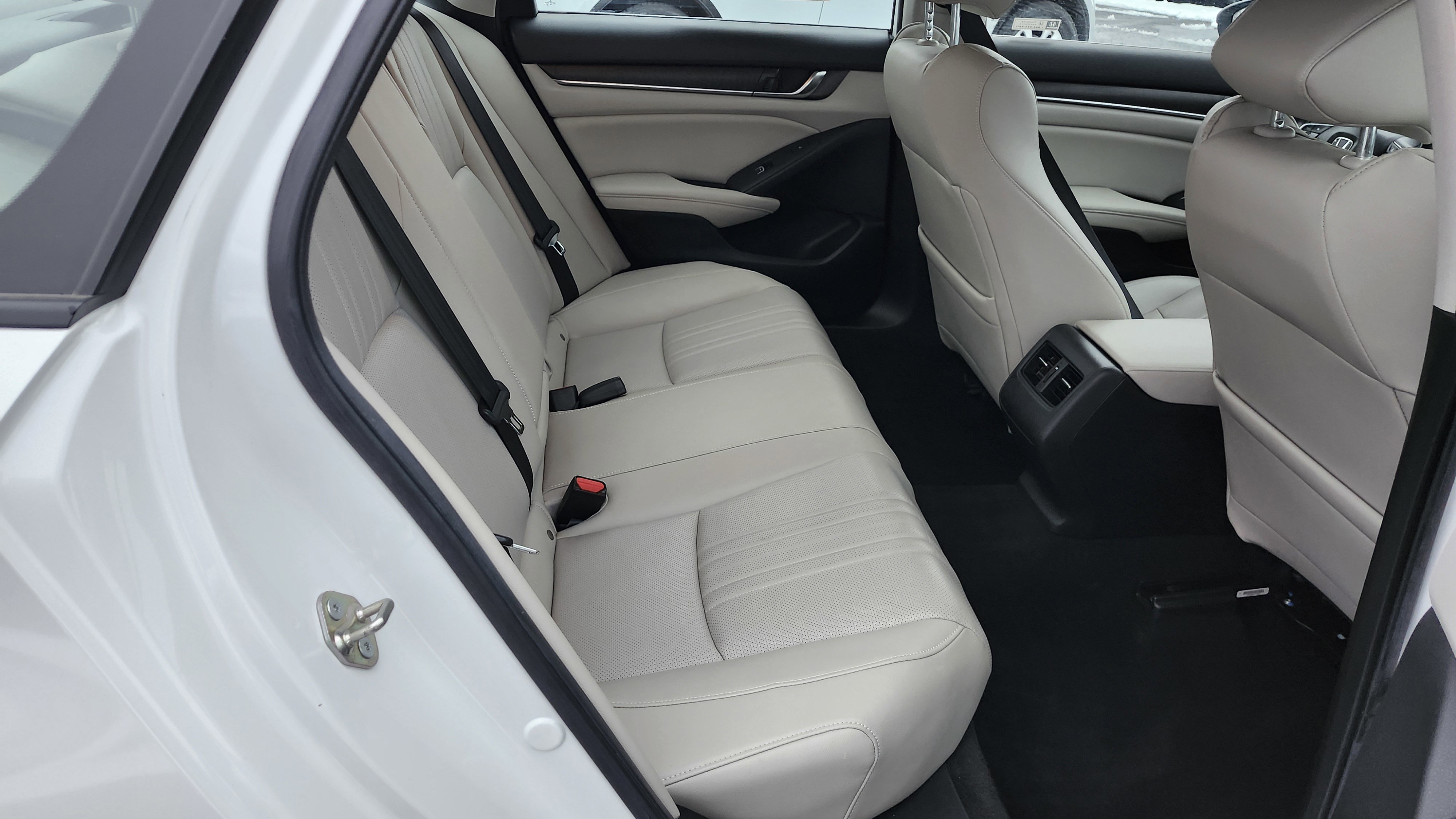 Used 2020 Honda Accord Touring image 23