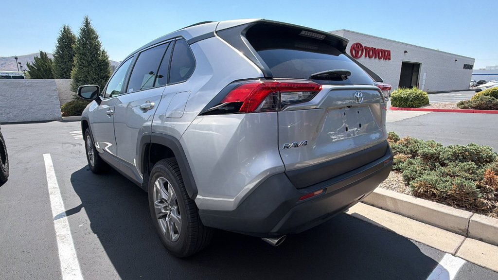 Used 2024 Toyota RAV4 XLE w/ Convenience Package FWD image 3