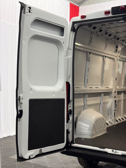 Used 2025 RAM ProMaster 2500 w/ Convenience Group FWD image 14