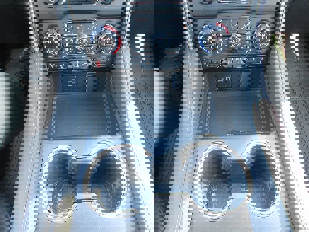 Certified 2024 Chevrolet Suburban Z71 w/ Luxury Package image 31