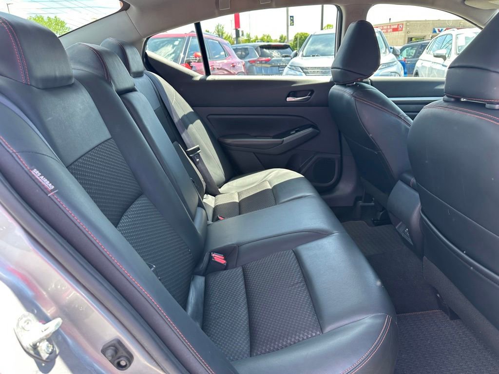 Used 2024 Nissan Altima 2.5 SR FWD image 12