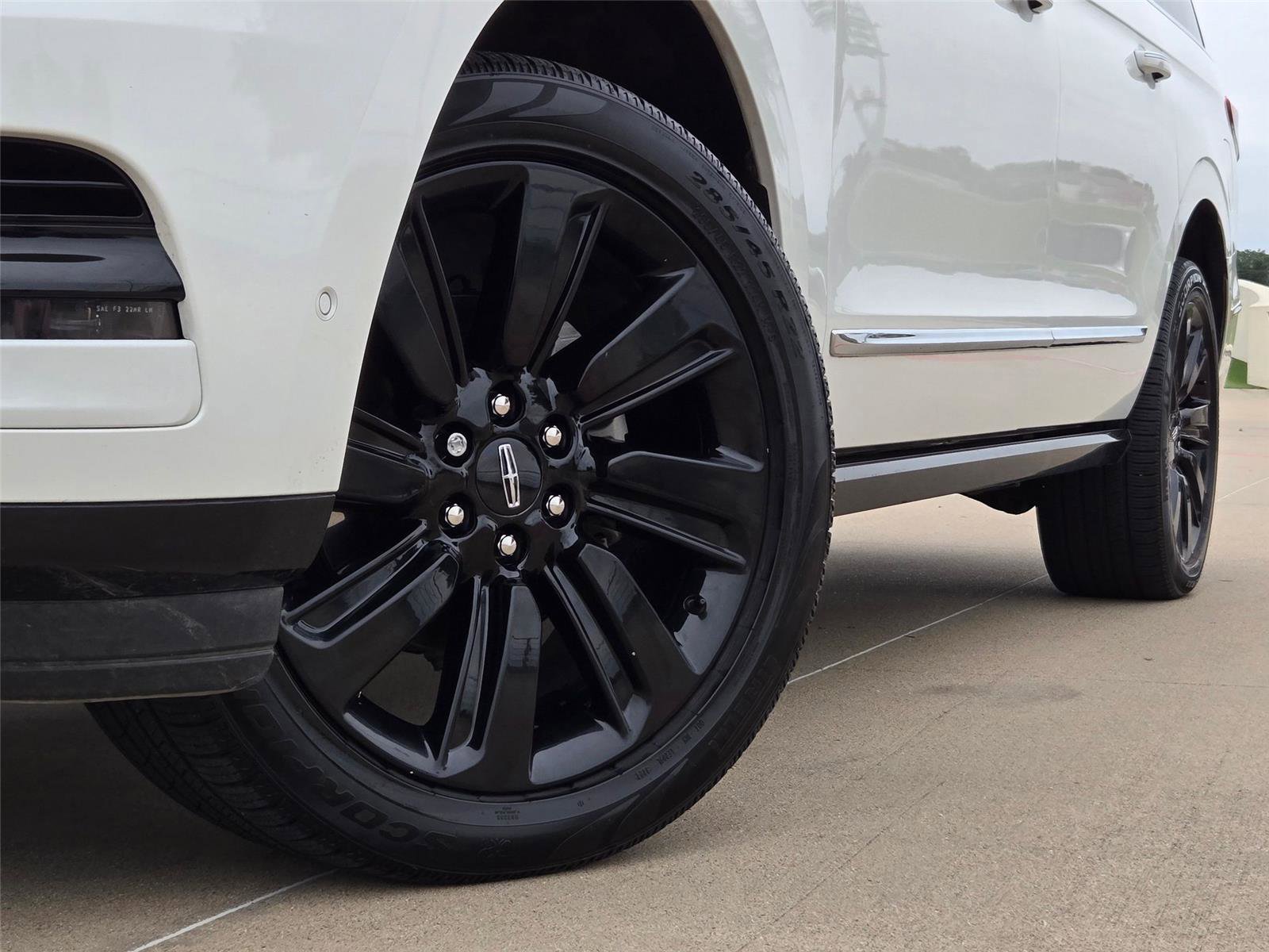 Used 2024 Lincoln Navigator L Reserve AWD/4WD image 9