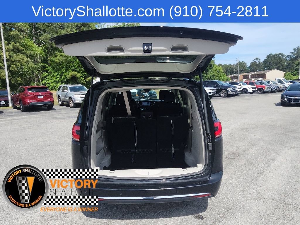 Certified 2024 Chrysler Pacifica Touring-L FWD image 27