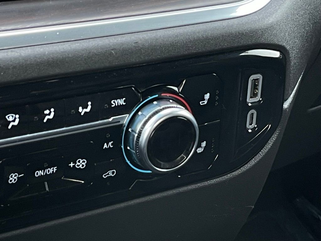 Used 2025 GMC Sierra 1500 SLT AWD/4WD image 20
