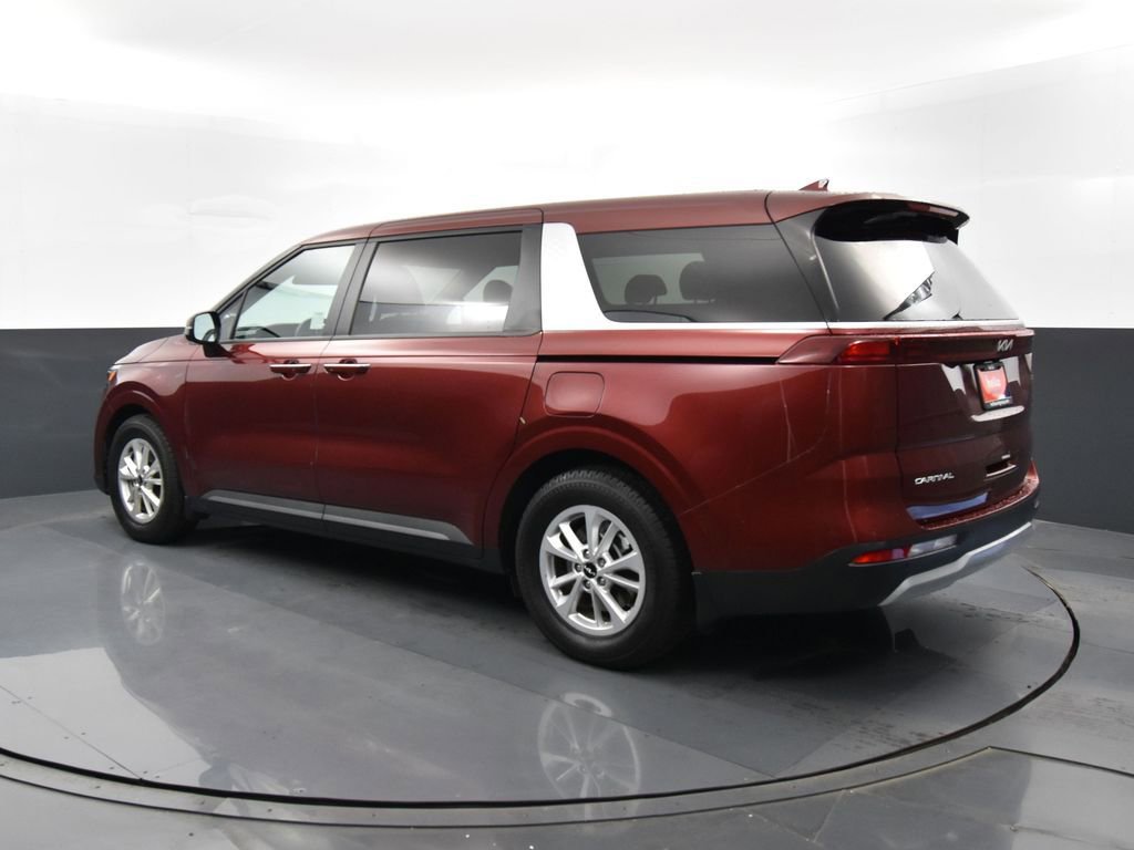 Used 2024 Kia Carnival LX FWD image 40