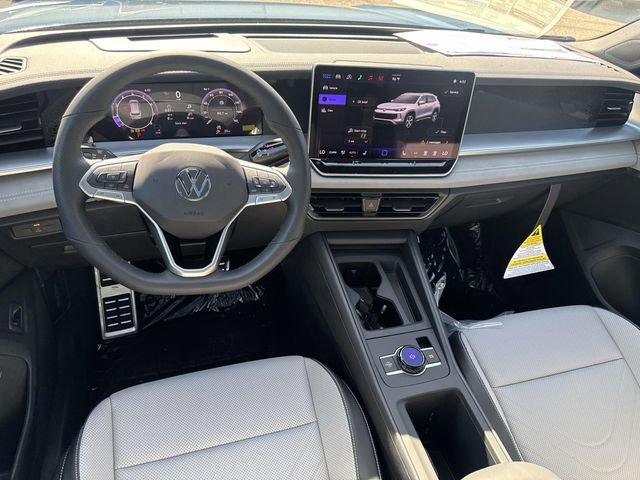 New 2026 Volkswagen Tiguan SE R-Line FWD image 7