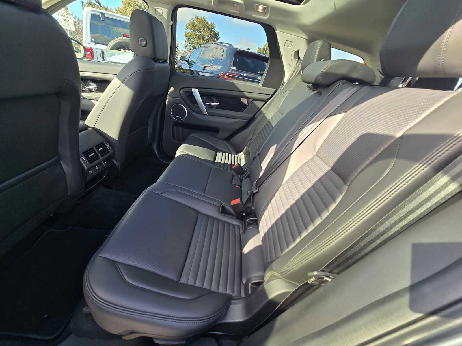 Used 2025 Land Rover Discovery Sport S image 20