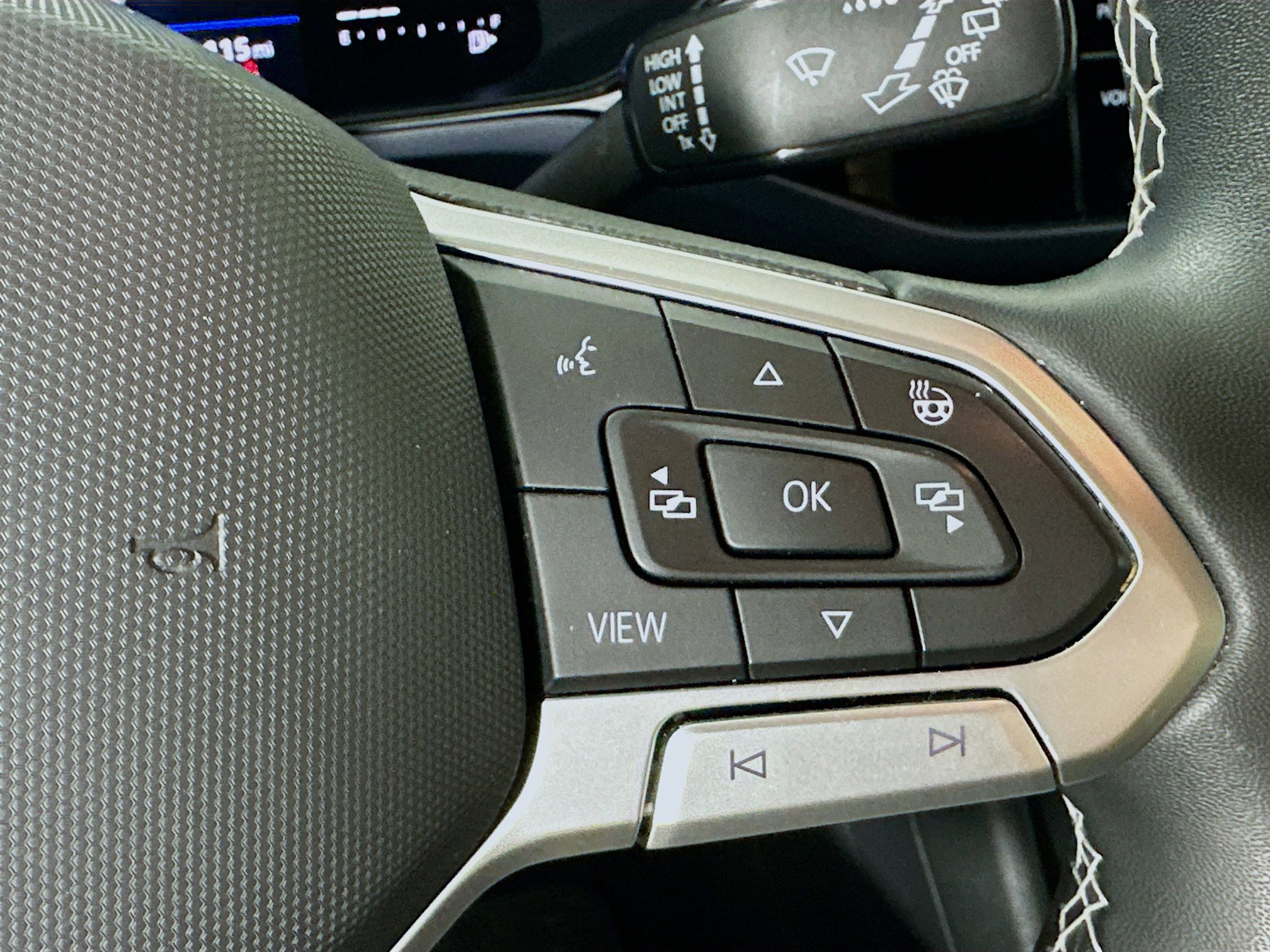 Used 2022 Volkswagen Taos SE w/ IQ.Drive SE Package image 14