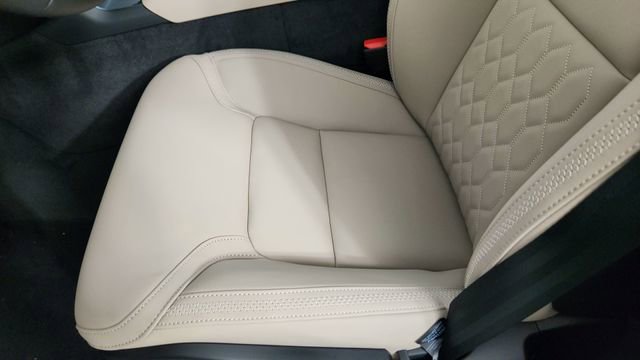 New 2026 Volvo XC90 T8 Plus w/ Protection Package Premier AWD/4WD image 13