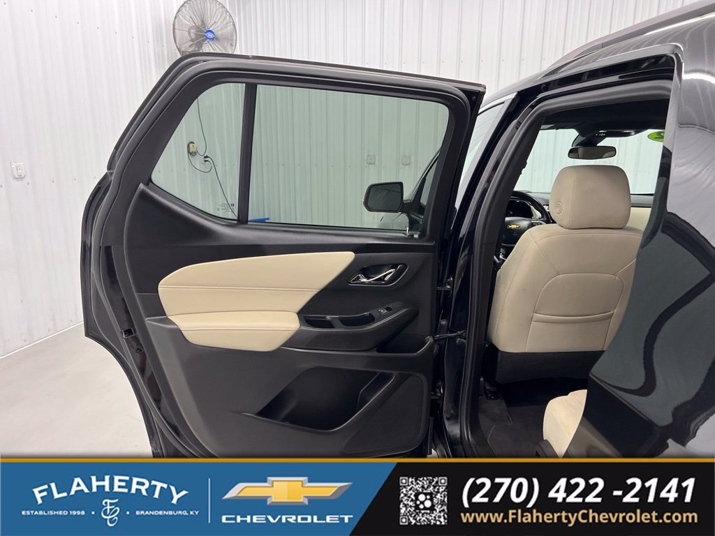 Used 2022 Chevrolet Traverse LT FWD image 10