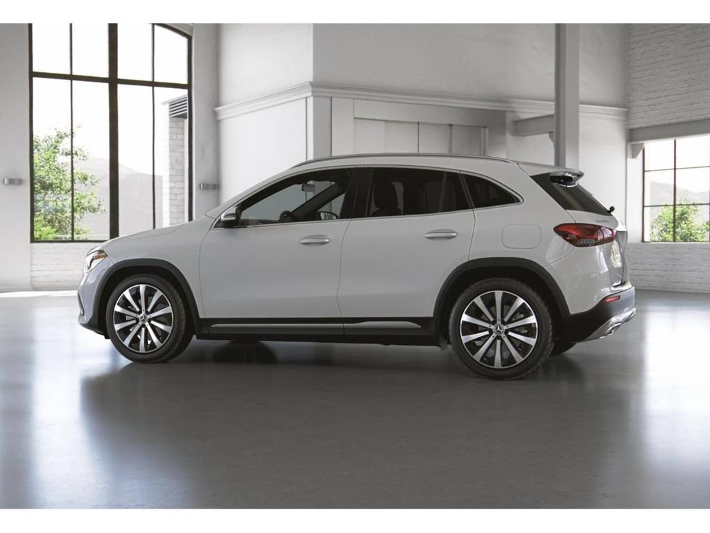 Certified 2022 Mercedes-Benz GLA 250 4MATIC image 33
