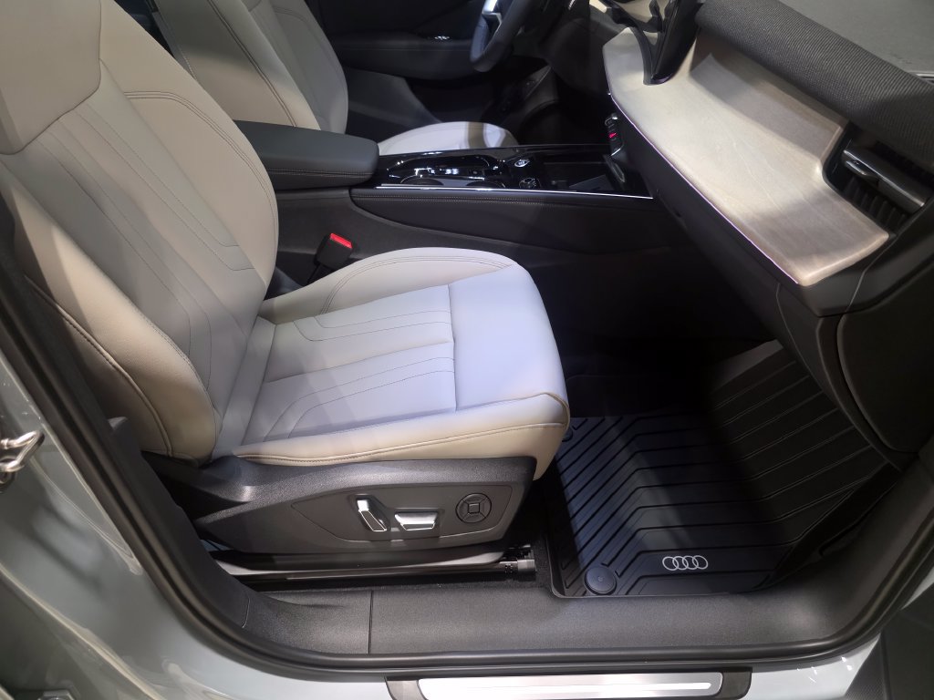 New 2026 Audi Q3 quattro 2.0T AWD/4WD image 16