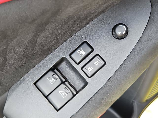 Certified 2024 Nissan Z Performance w/ Floor Mat Package RWD image 18
