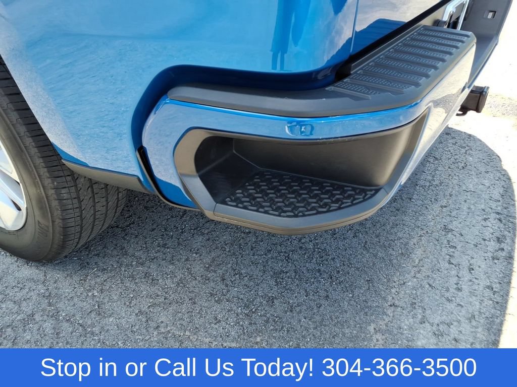 Used 2023 Chevrolet Silverado 1500 Custom AWD/4WD image 17
