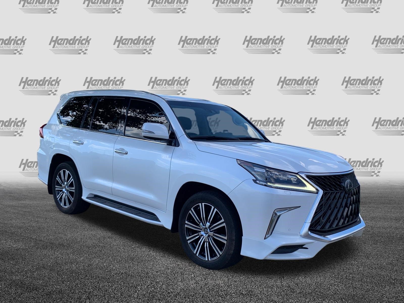 Used 2019 Lexus LX 570 4WD w/ Luxury Package image 2