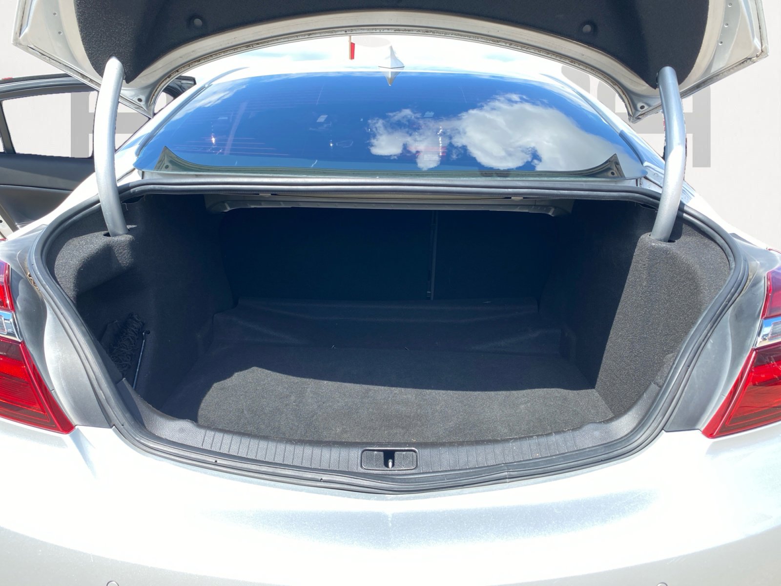 Used 2015 Buick Regal Premium w/ Experience Buick Package image 12