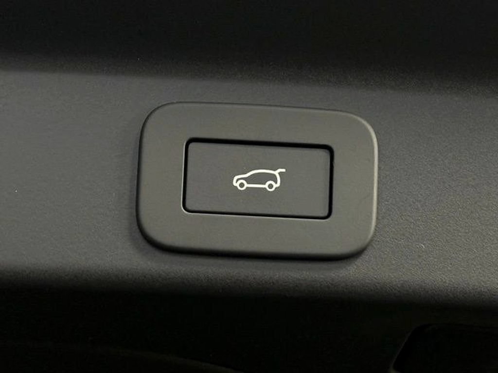 New 2026 Jaguar F-PACE R-Dynamic S AWD/4WD image 18