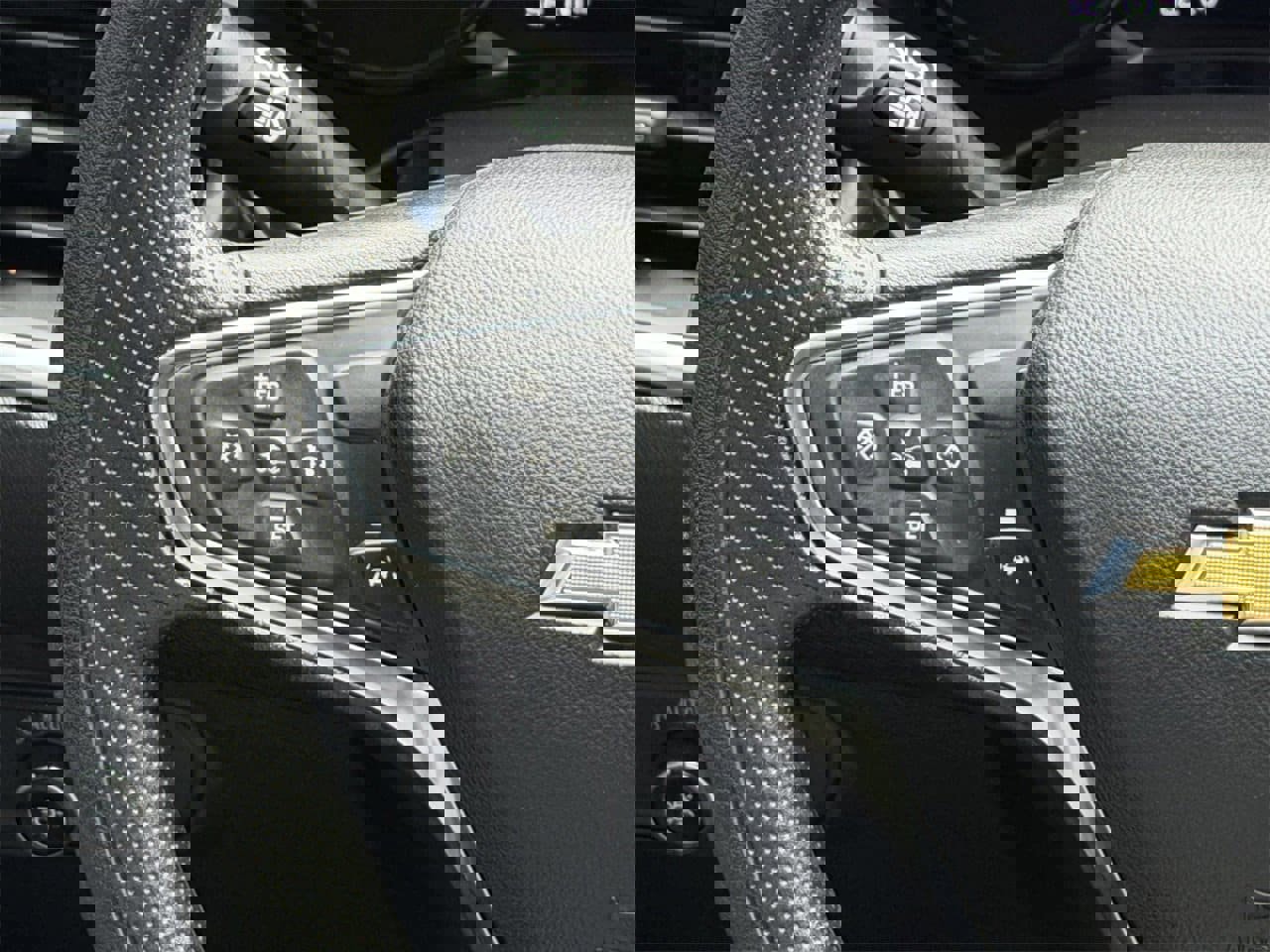 Used 2024 Chevrolet Equinox LS w/ LS Convenience Package image 13