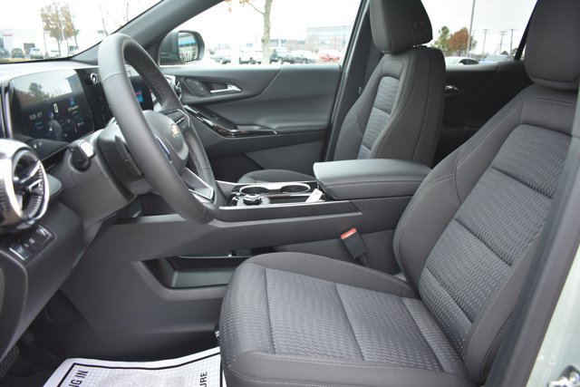 New 2026 Chevrolet Equinox LT image 13