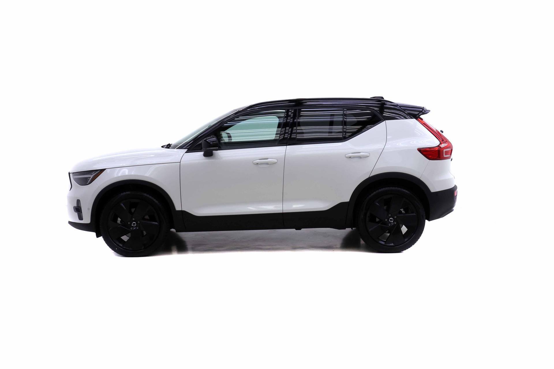 New 2026 Volvo XC40 B5 Ultra w/ Climate Package AWD/4WD image 3