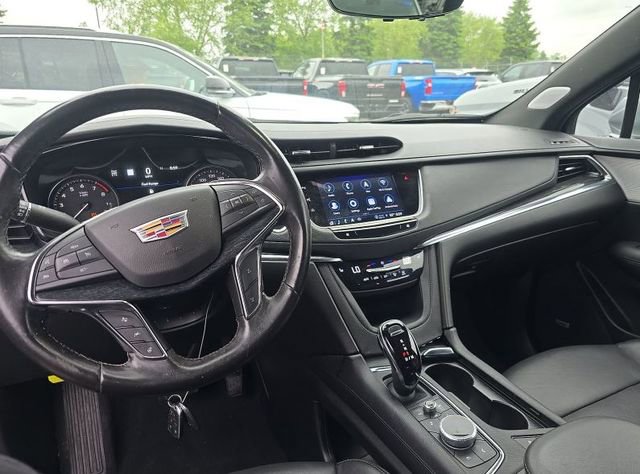 Used 2022 Cadillac XT5 Premium Luxury w/ Technology Package AWD/4WD image 4